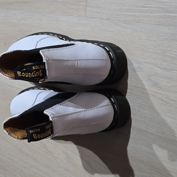 Dr. Martens - Picture 3 of 4